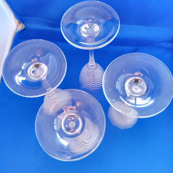 Vintage set of 4 crystal champagne flute glasses etched swirl design - Picture 5 of 6